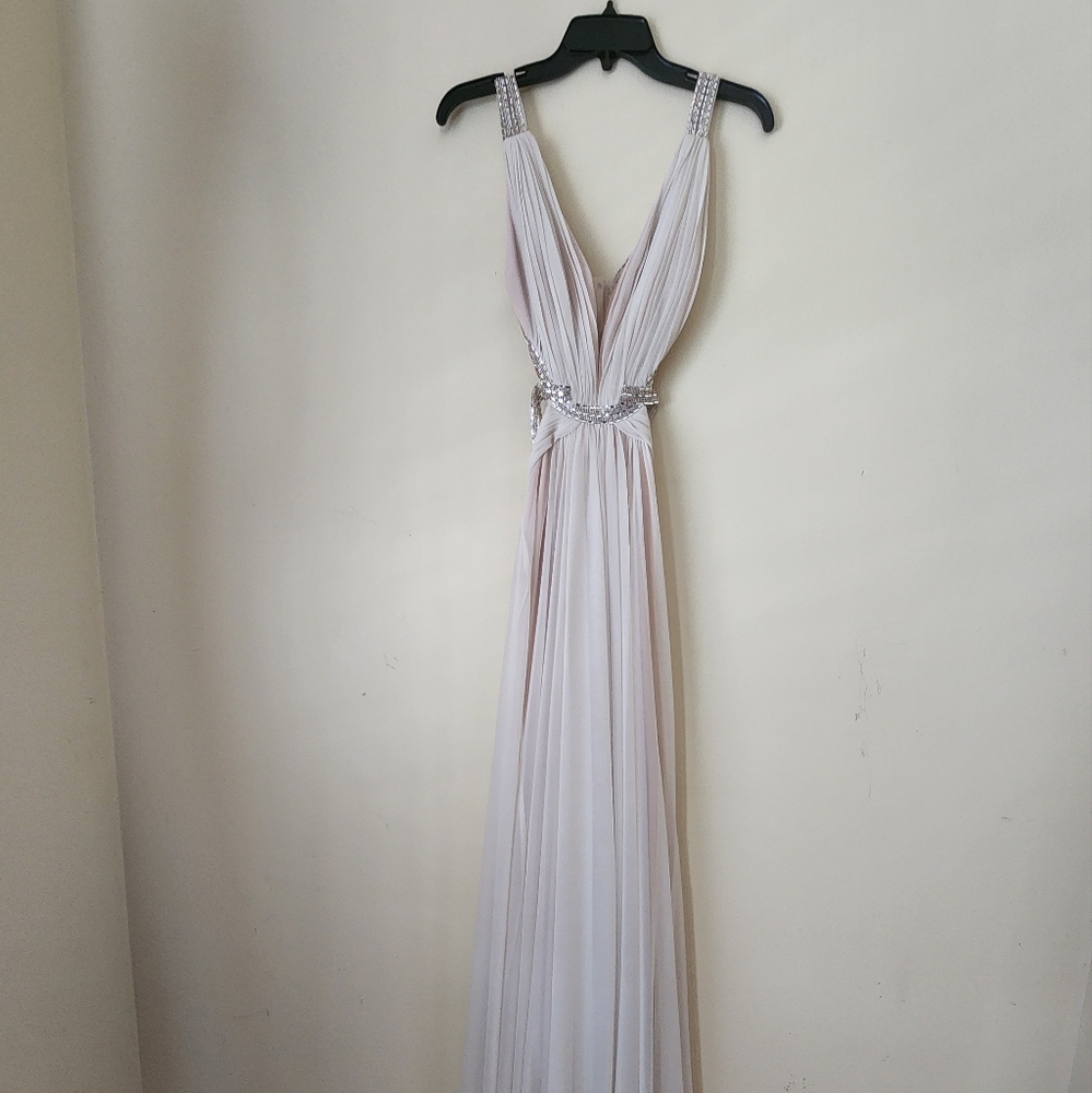 Glamour by Terani Couture Size 2 Ivory
